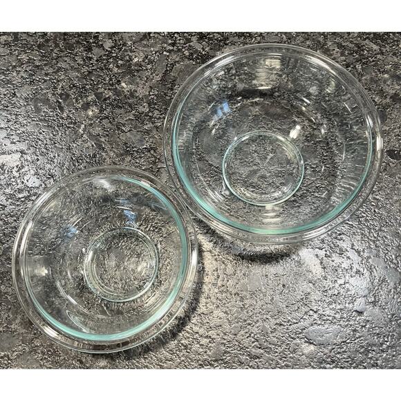 2 Vintage Pyrex Clear Glass Mixing Bowls #322 1 Qt & #323 1.5 Qt Blue Tint - Picture 4 of 8
